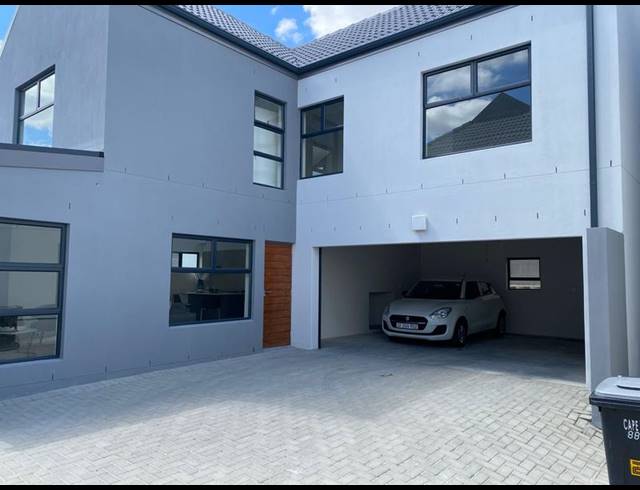 3 BEDROOM DUPLEX FOR SALE IN SILVER OAKS